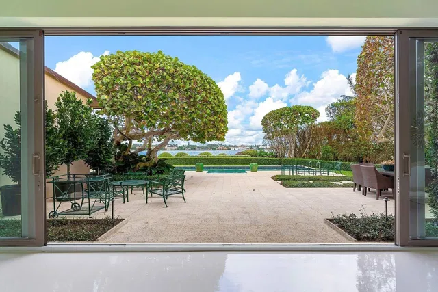 Estate Section Palm Beach Residence photo 17
