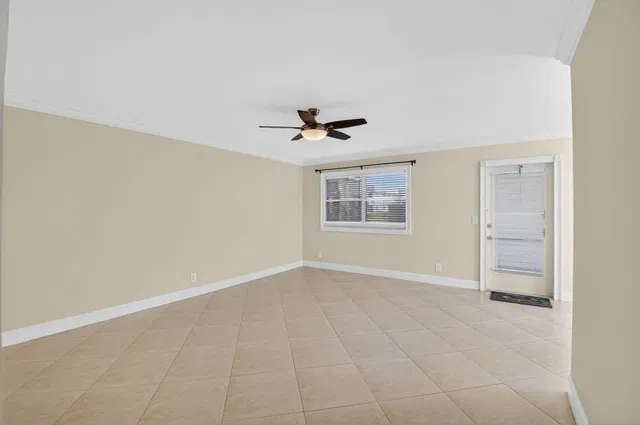  Unit 109 photo 4