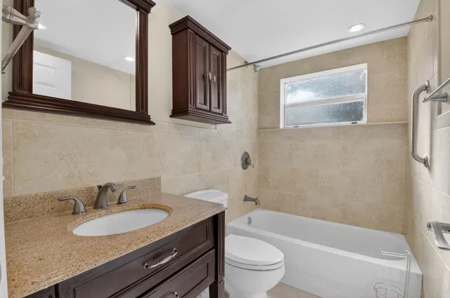  Unit 109 photo 10