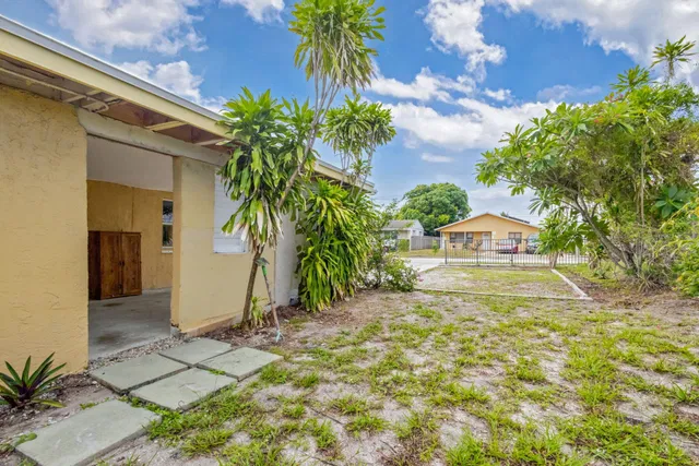 Residence photo 36