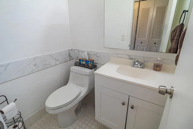 Unit F photo 20