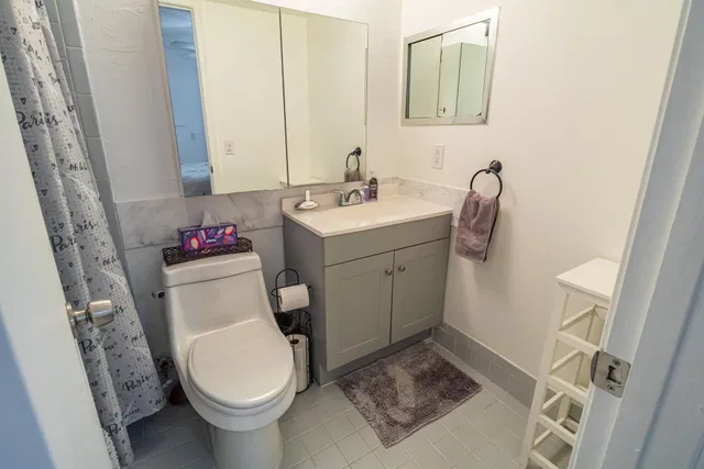Unit F photo 25