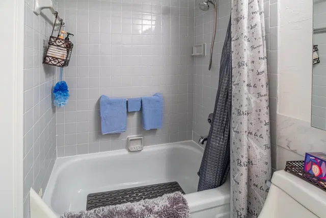 Unit F photo 26