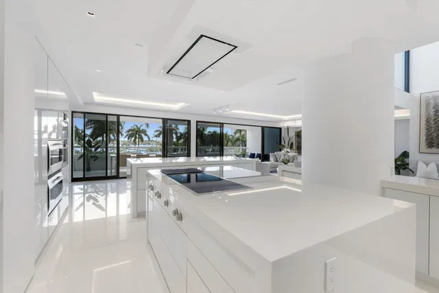 The Plaza of The Palm Beaches Unit Th3e photo 6