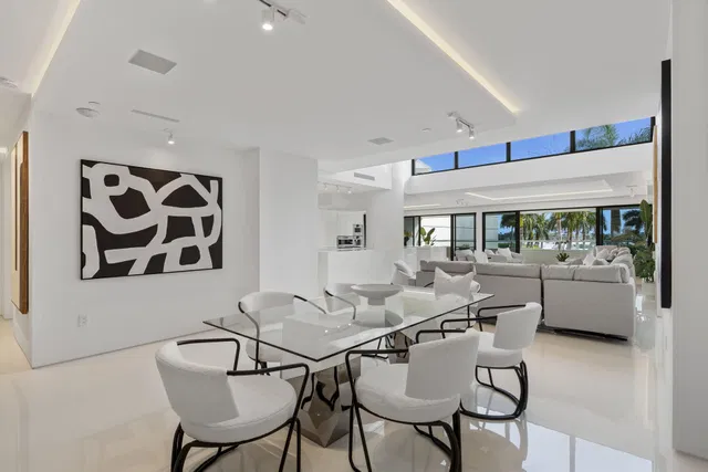 The Plaza of The Palm Beaches Unit Th3e photo 8