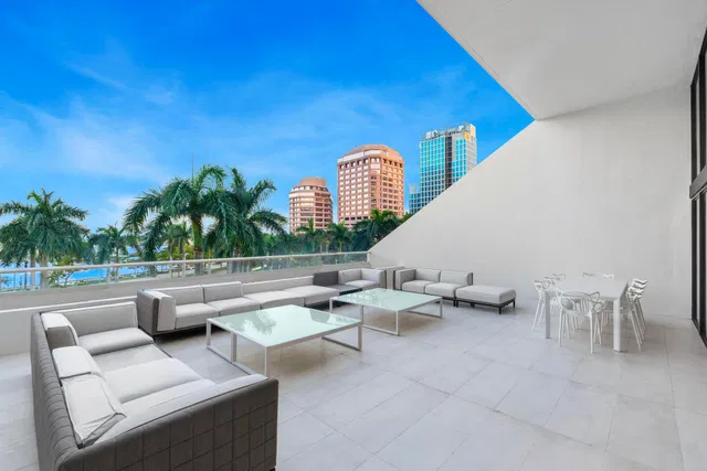 The Plaza of The Palm Beaches Unit Th3e photo 26