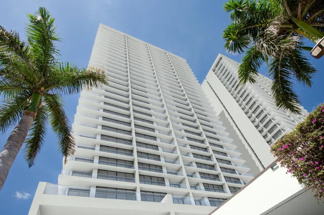 The Plaza of The Palm Beaches Unit Th3e photo 35