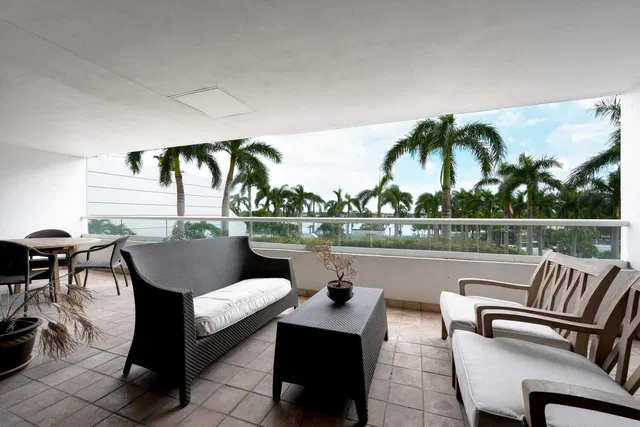 The Plaza of The Palm Beaches Unit Th3g photo 15