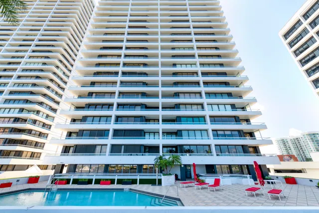 The Plaza of The Palm Beaches Unit Th3g photo 26