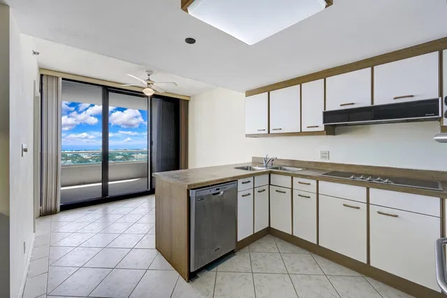 The Plaza of The Palm Beaches Unit 25f photo 16