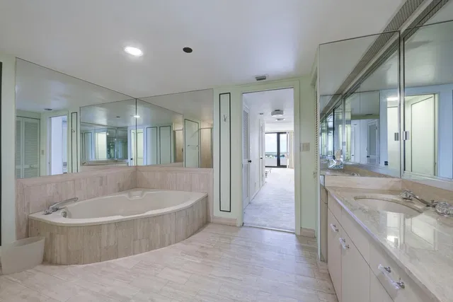 The Plaza of The Palm Beaches Unit 25f photo 27