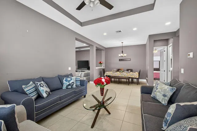Residence photo 12