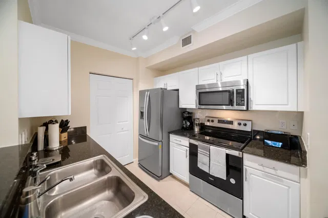 Courtyards in Cityplace Unit 301 photo 9