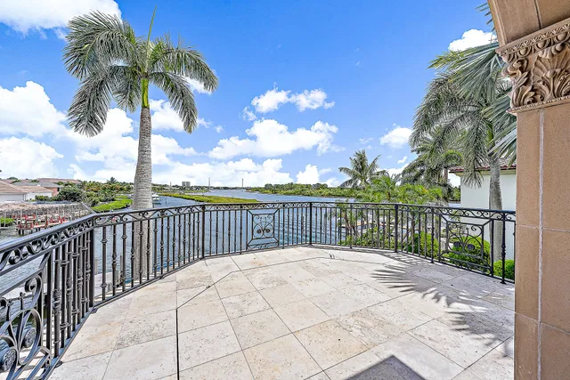 Admirals Cove Residence photo 31