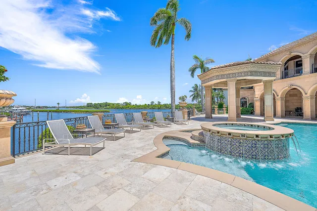 Admirals Cove Residence photo 44