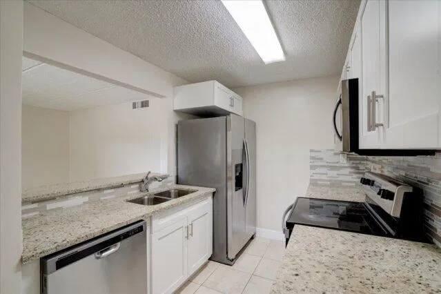 Residence photo 11