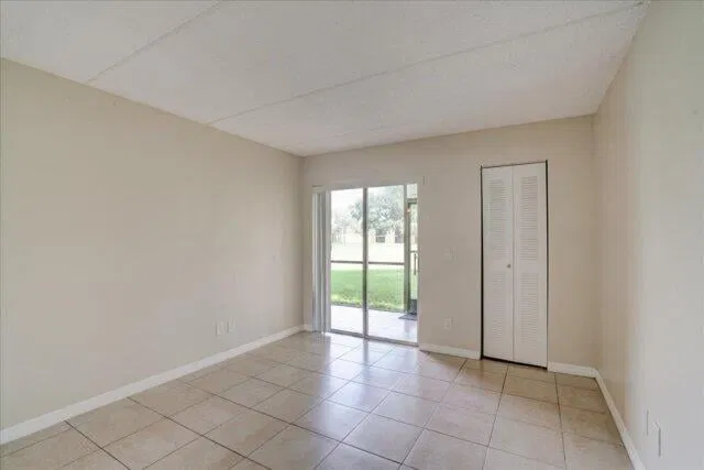 Residence photo 17