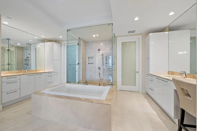 Water Club North Palm Beach Unit 2103 photo 4