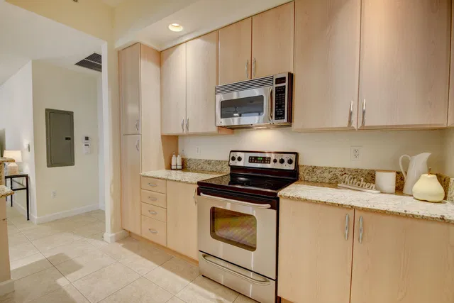 One City Plaza Unit 1119 photo 7