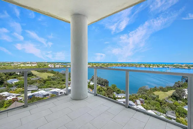 Water Club North Palm Beach Unit 1502 photo 9