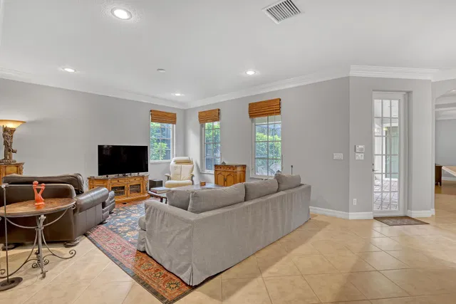 Canterbury Place Residence photo 9