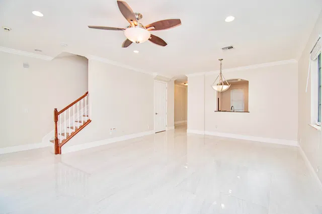Canterbury Place Residence photo 10