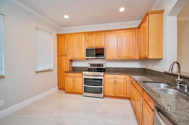 Canterbury Place Residence photo 12