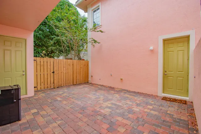 Canterbury Place Residence photo 28