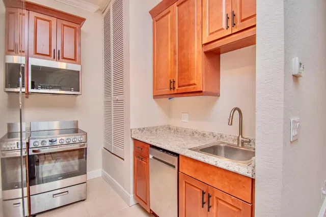 Canterbury Place Residence photo 33