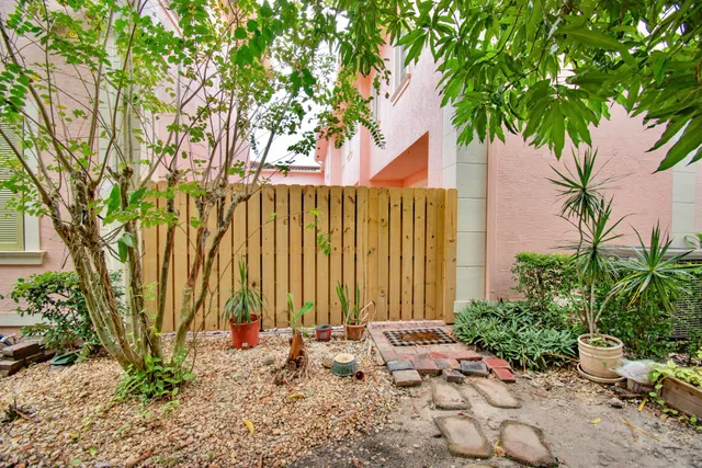 Canterbury Place Residence photo 35