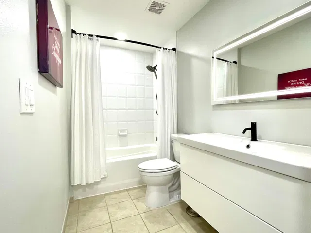 The Montecito Unit 805 photo 31