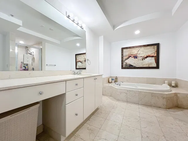 One City Plaza Unit 928 photo 8