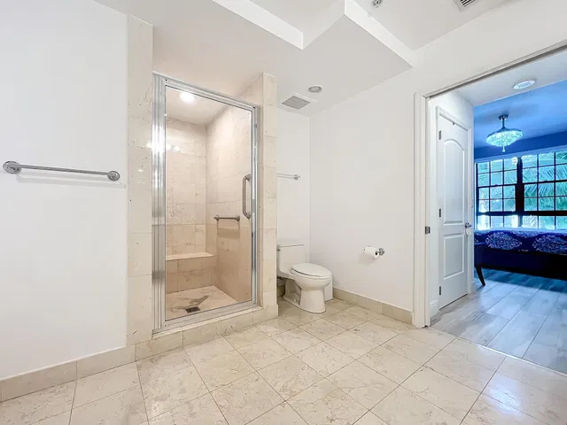 One City Plaza Unit 928 photo 9