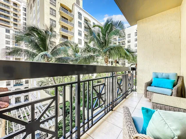 One City Plaza Unit 928 photo 10