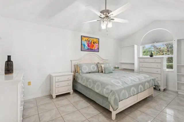 Residence photo 17