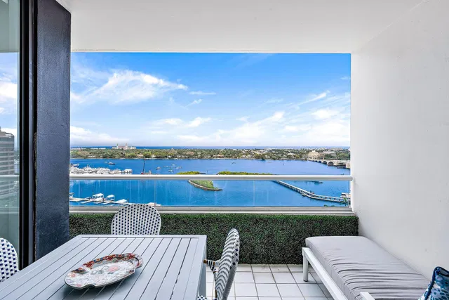 The Plaza of The Palm Beaches Unit 16b photo 11