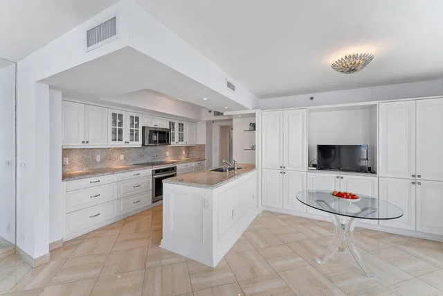 Eastpointe Singer Island Unit 16j photo 5