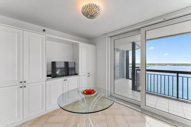 Eastpointe Singer Island Unit 16j photo 10