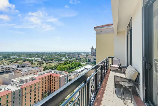 One City Plaza Unit 1602 photo 3