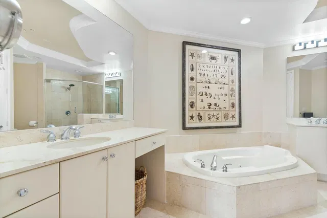 One City Plaza Unit 1602 photo 15