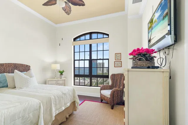 One City Plaza Unit 1602 photo 18
