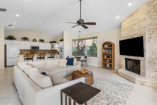 Colonnade Boca Raton Residence photo 19