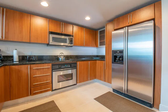 610 Clematis Unit 317 photo 12