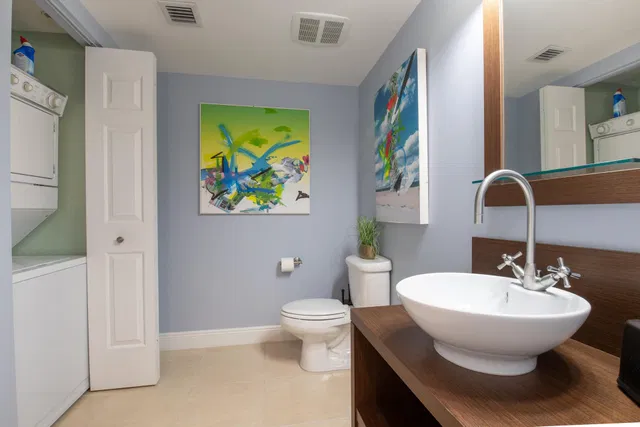 610 Clematis Unit 317 photo 13