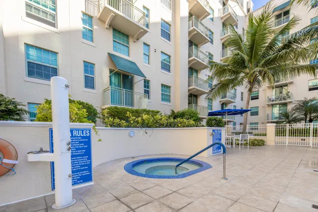 610 Clematis Unit 317 photo 16