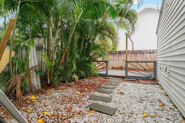 SoSo West Palm Beach Residence photo 12