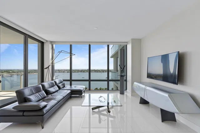 Water Club North Palm Beach Unit 1102 photo 4