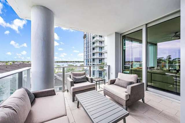 Water Club North Palm Beach Unit 503 photo 3