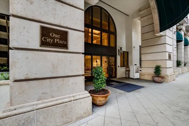 One City Plaza Unit 1115 photo 2