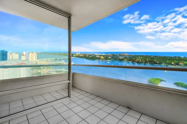 The Plaza of The Palm Beaches Unit 27a photo 2